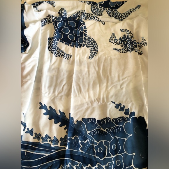 feedora hawaii Other - VTG blue and white batik sea turtle sarong (pareo)